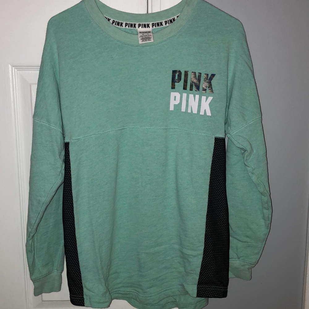 Long sleeve pull over